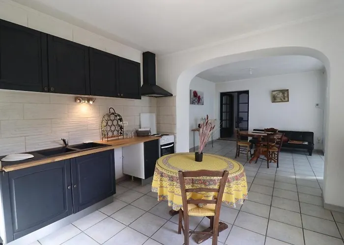Des Songes Provençal - Tavel, Gard, France * Tavel